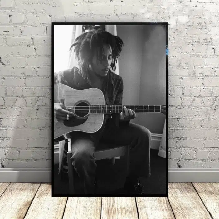 Cuadro Bob Marley con guitarra en blanco y negro