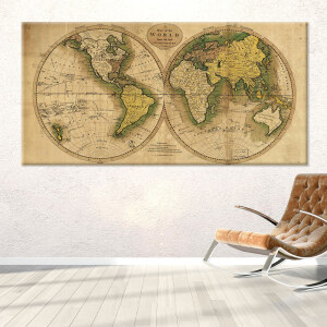 Tableau Mappemonde Vintage jaunie. Bonne qualité, original, accrochée au-dessus d'une chaise dans une salon