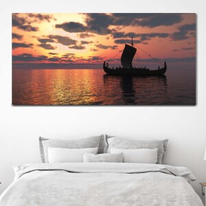 Tableau bateau Viking. Bonne qualité, original, accrochée sur le mur au-dessus d'un lit dans une maison