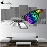 Tableau papillon multicolor sur fond noir et blanc
