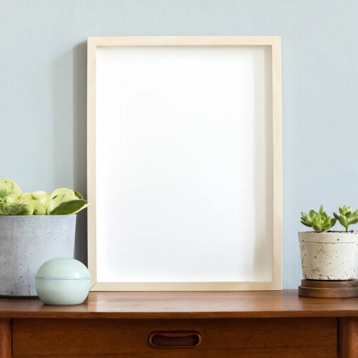 Chassis en bois pour les tableaux.