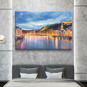 Tableau Lyon lever du jour. Bonne qualité, original, accrochée au-dessus d'un canapé dans une maison