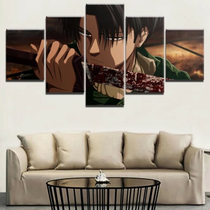 Tableau attaque des titans capitaine Levi avec son épée. Bonne qualité, original, accrochée sur un mur au dessus d'un canapé dans une maison