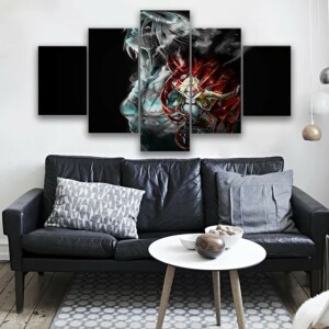 Tableau attaque des titans évolution titan féminin. Bonne qualité, original, accrochée sur un mur au dessus d'un canapé dans un salon