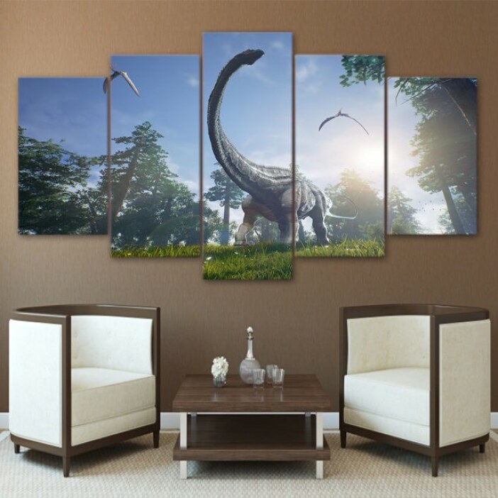 Tableau dinosaure brachiosaurus. Bonne qualité, original, accrochée sur un mur au dessus des canapés dans un salon