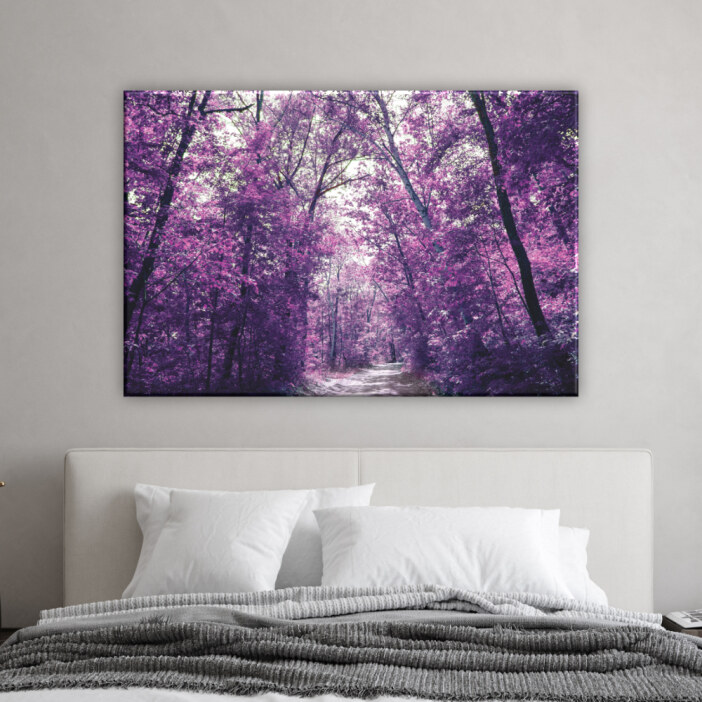 img_Tableau-foret-rose_01 Tableau forêt rose. Bonne qualité, original, accrochée sur un mur au dessus d'un canapé dans une maison