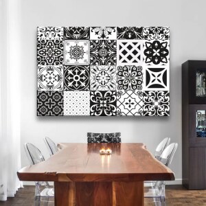 Tableau mosaique design portugais. Bonne qualité, original, accrochée sur un mur au-dessus d'une table à mander dans une maison