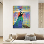 Tableau peinture de paon. Bonne qualité, original, accrochée sur un mur au dessus d'un canapé dans un salon