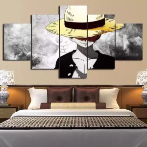 Tableau Luffy. Bonne qualité, original, accrochée sur un mur au dessus d'un lit dans une maison